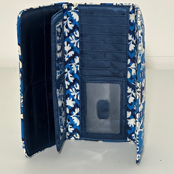 Vera Bradley Wallet Blue Lagoon Floral Pattern Tri Fold Zip Around Clutch - Picture 5 of 6